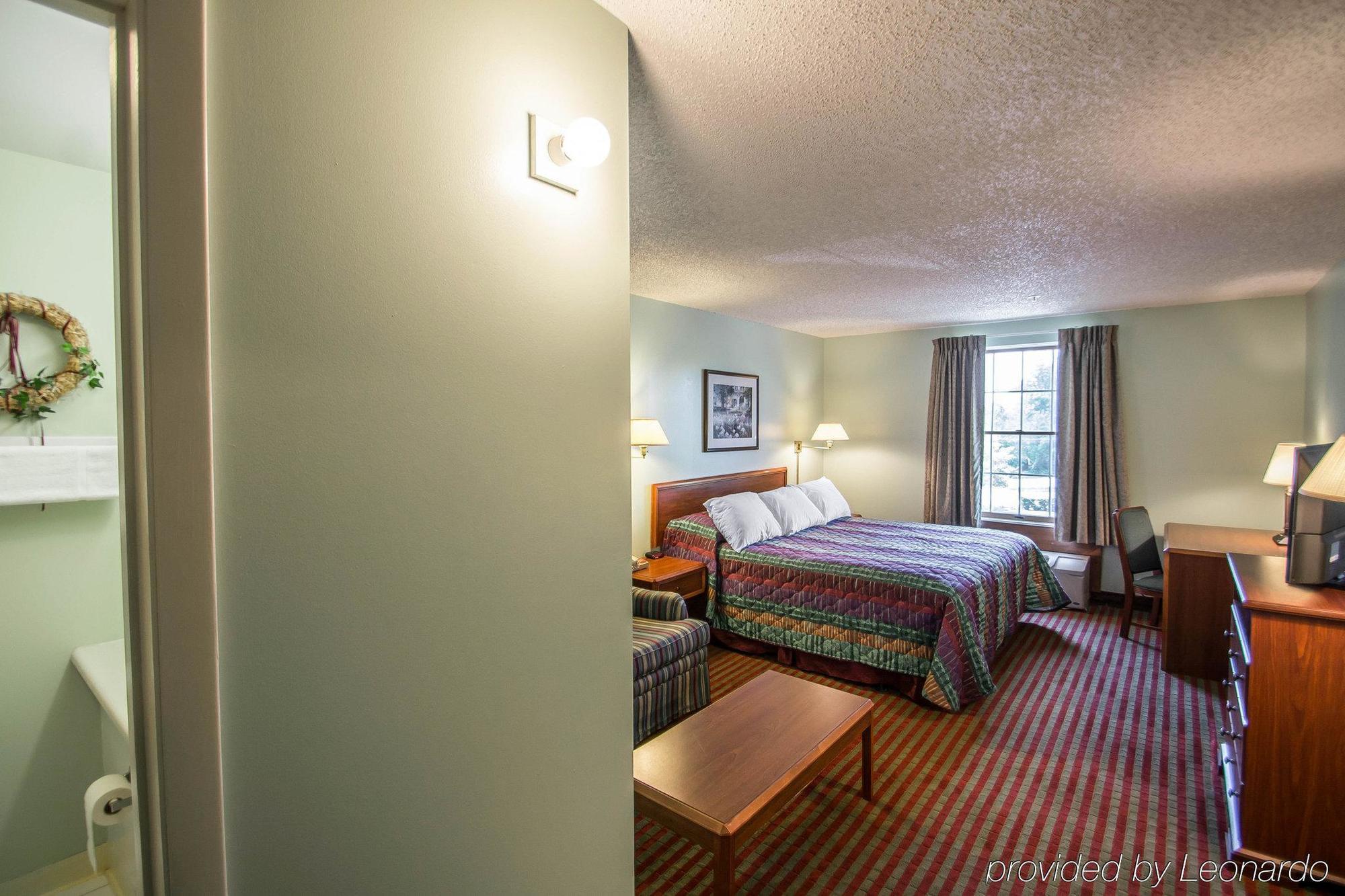 Rodeway Inn Lakeville Exterior foto