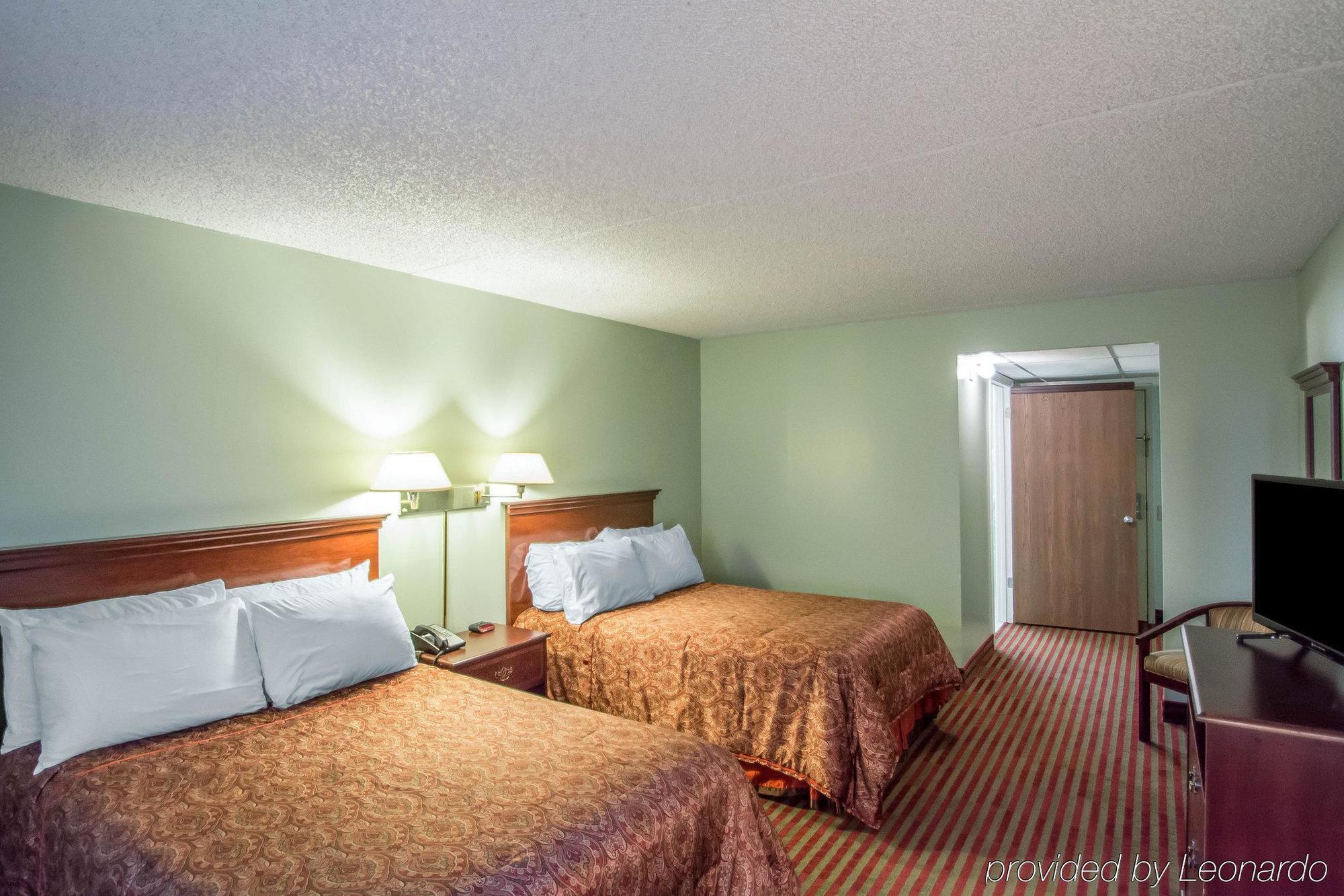 Rodeway Inn Lakeville Exterior foto